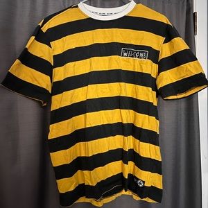 Mens Large Yellow and Black Stripped Tshirt
